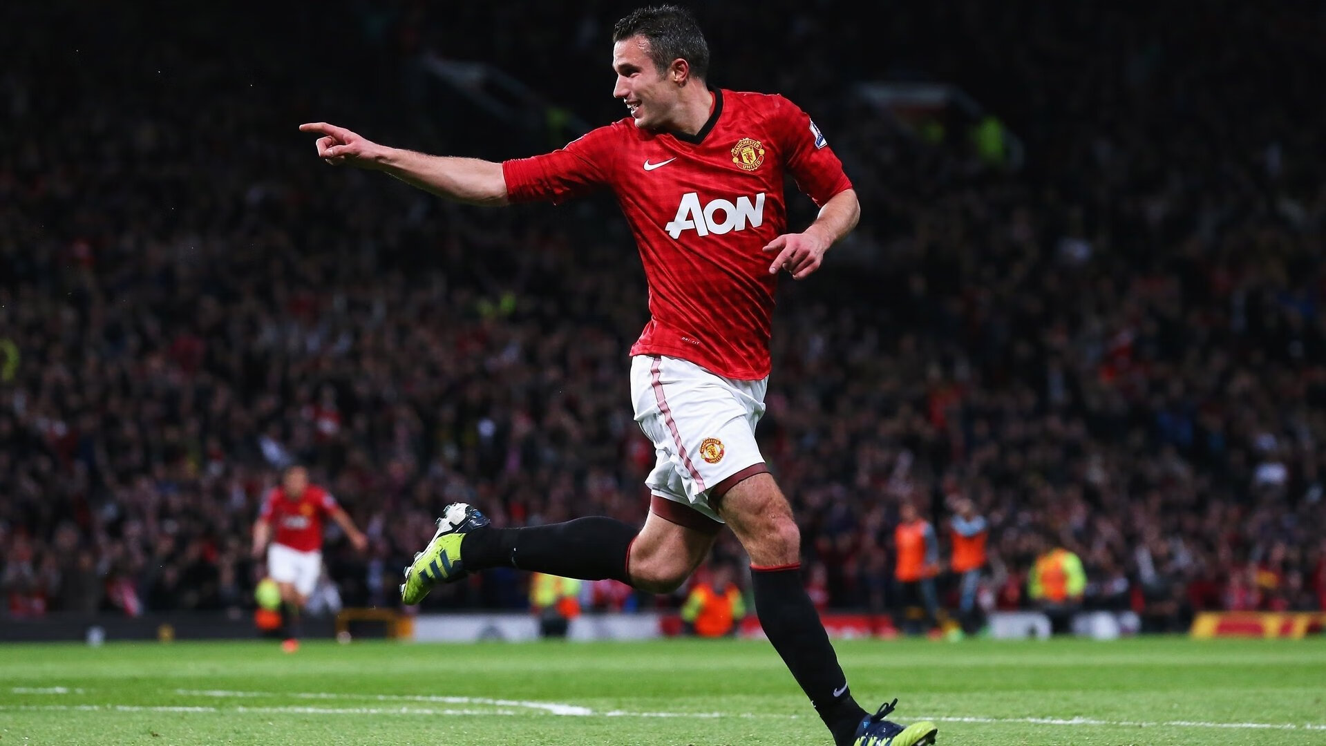 多国足球联赛引入新科技辅助裁判，足球辅助系统