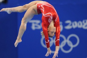 开云体育官方网站登陆-体育新闻中心拓展AI赛事评论辅助系统场景，体育新闻评论范文600